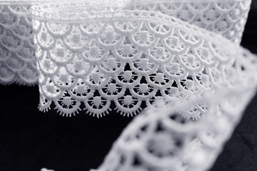 Gipiura ozdobna koronka do firan biała 9 cm