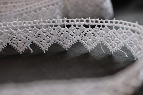 Gipiura ozdobna koronka do firan biała 4 cm